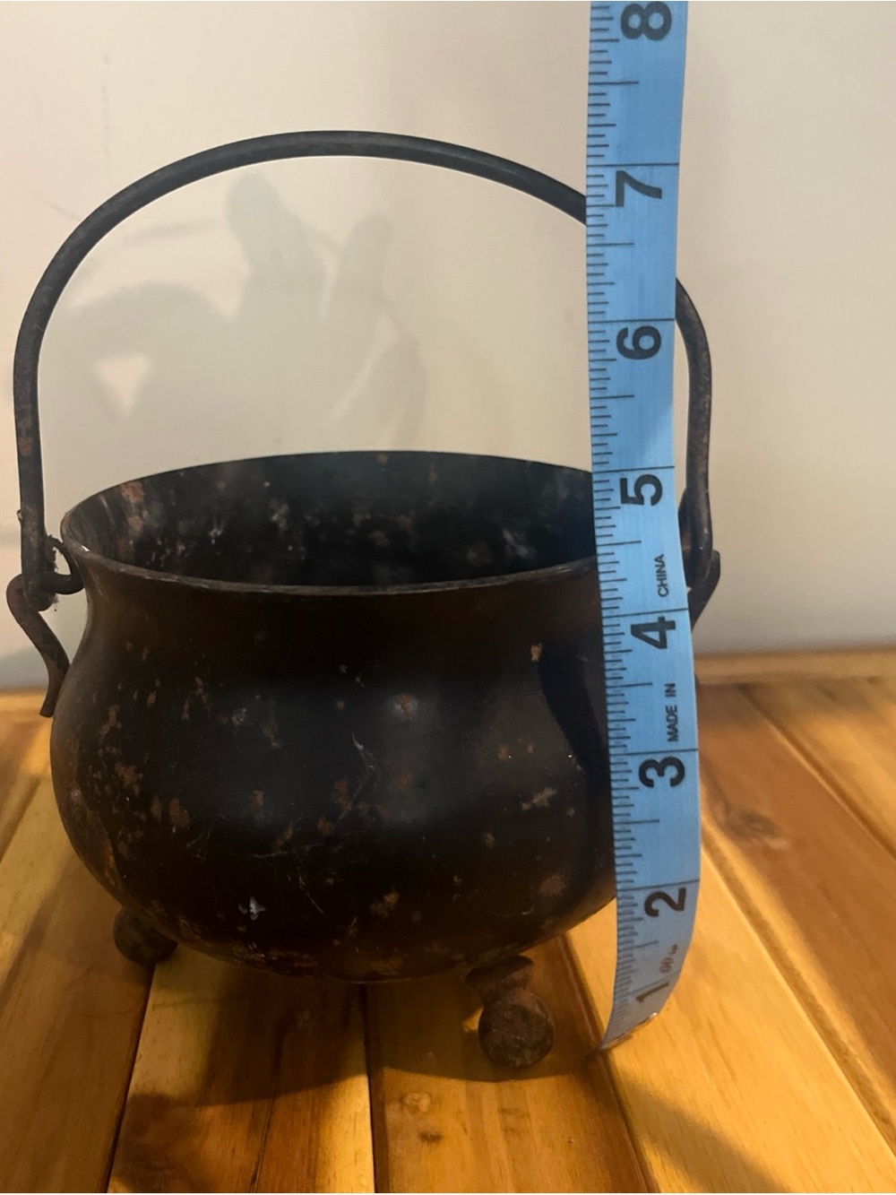 Antique-Style Black Iron Cauldron with Handle - Picture 6 of 7